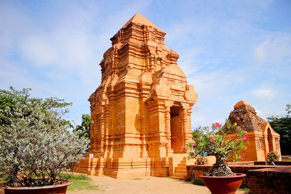Độc đáo tháp Chàm Poshanư - Bình Thuận